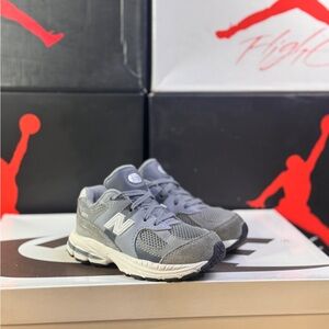 New Balance 2002R Grey Size 7 Toddler